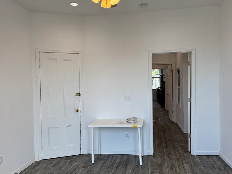 559 Hudson Ave #3R — Photo 8