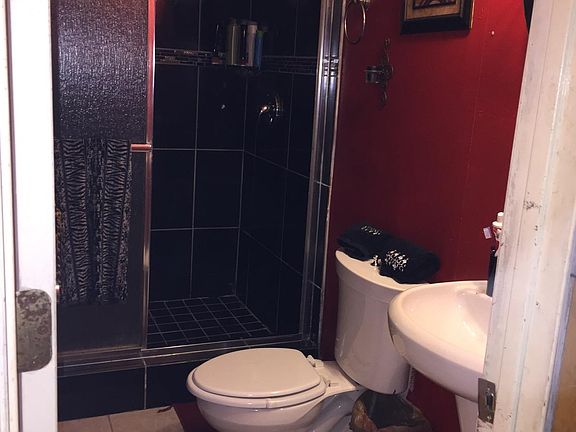 3rd image of 518 Seneca Dr