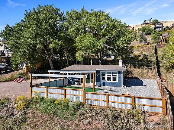 3rd image of 4301 Shoreline Dr