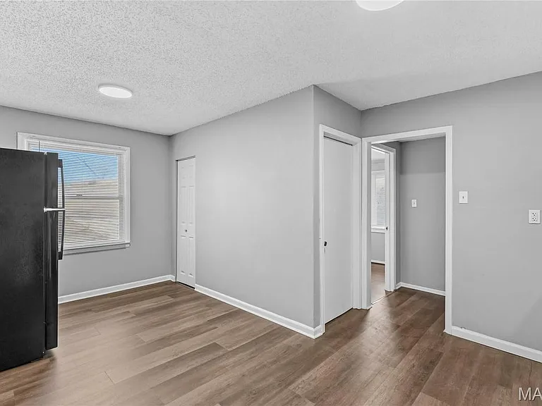 7471 Sharon Dr — Photo 11