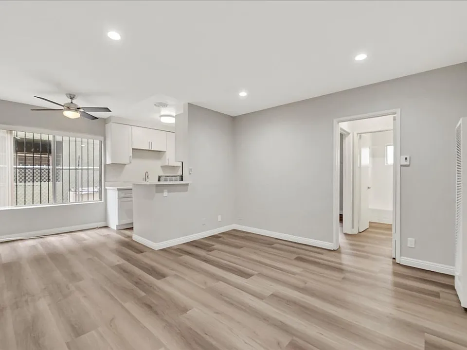 12761 Pacific Ave #4