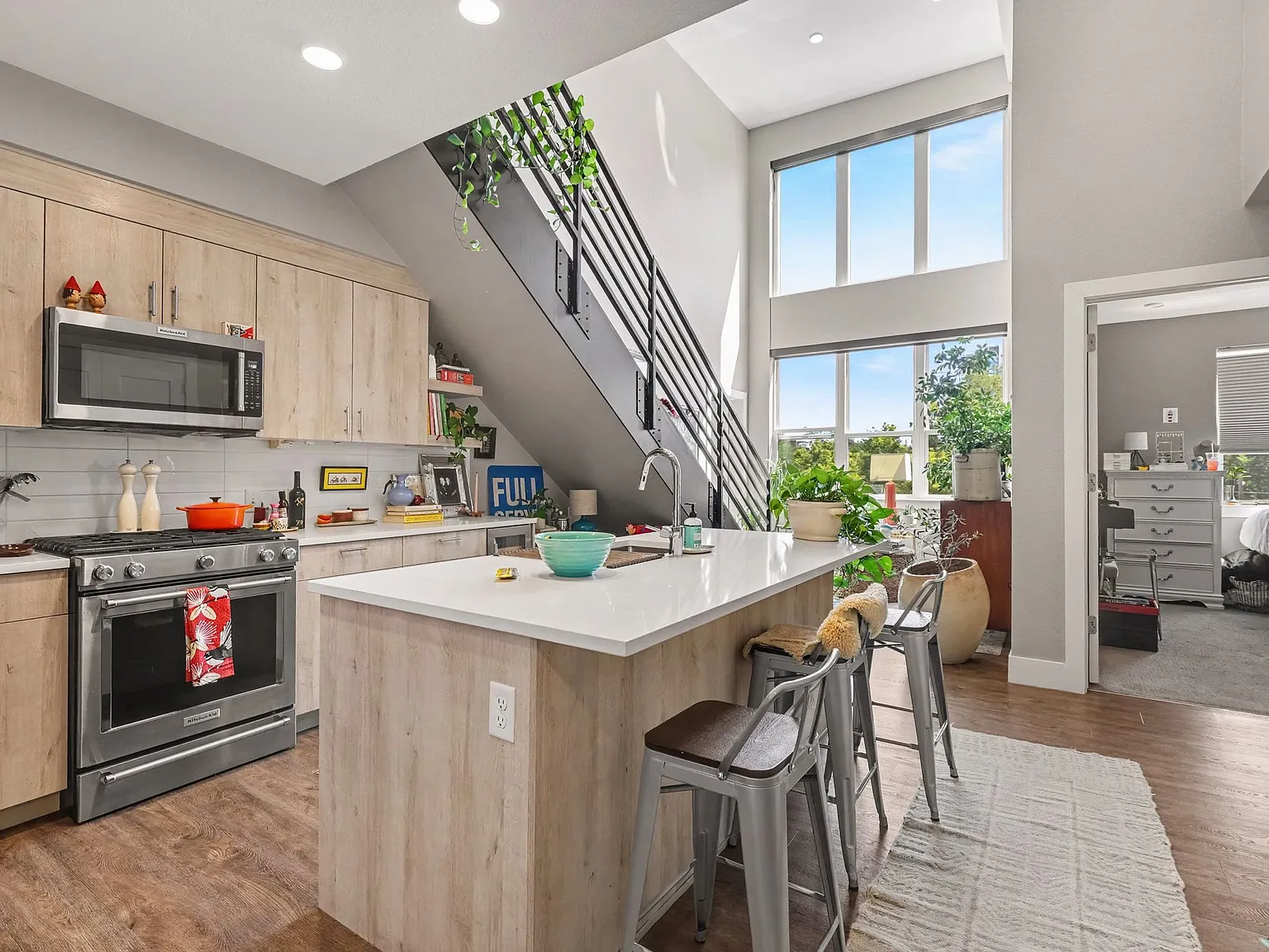 2 bed, 1225 sqft, $2,500 — Photo 3