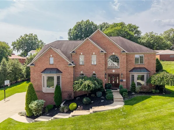 699 Country Club Dr, Pittsburgh, PA 15228
