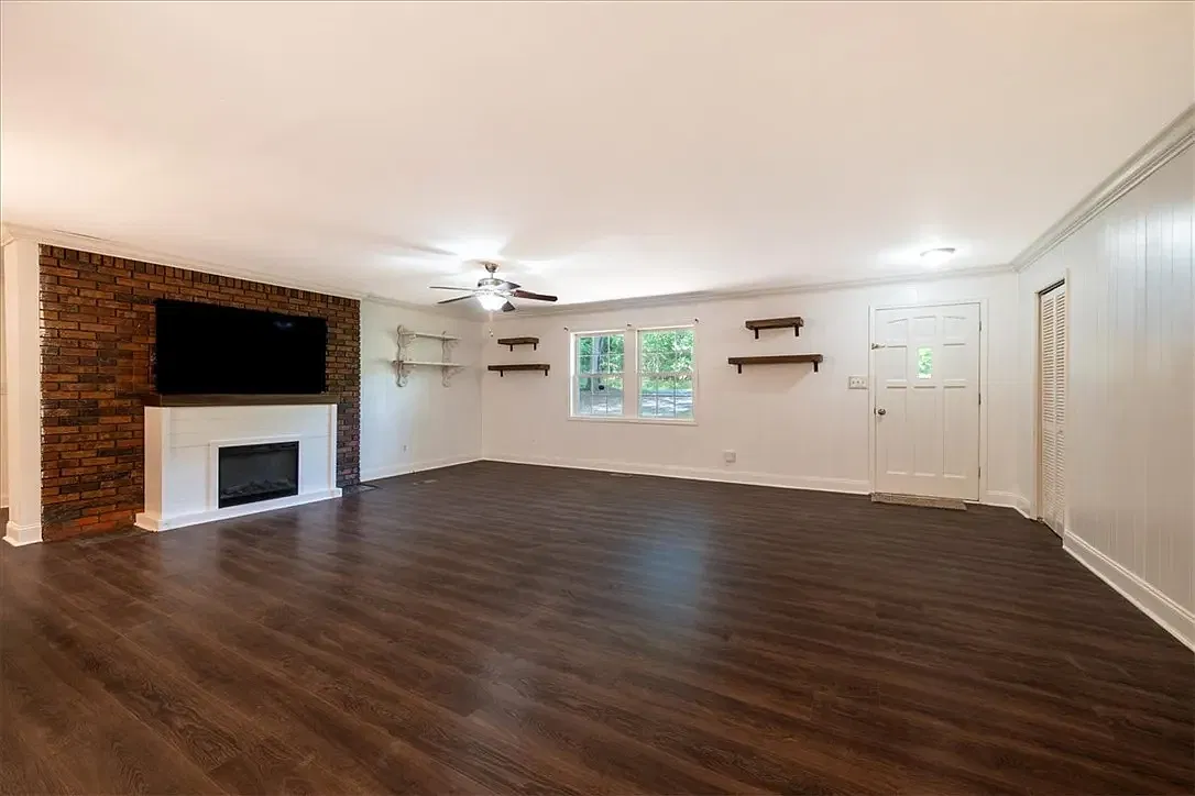4 bed, 1400 sqft, $1,600 — Photo 3