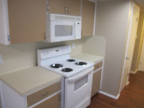 5th image of 6801 Thorncliffe Dr APT A