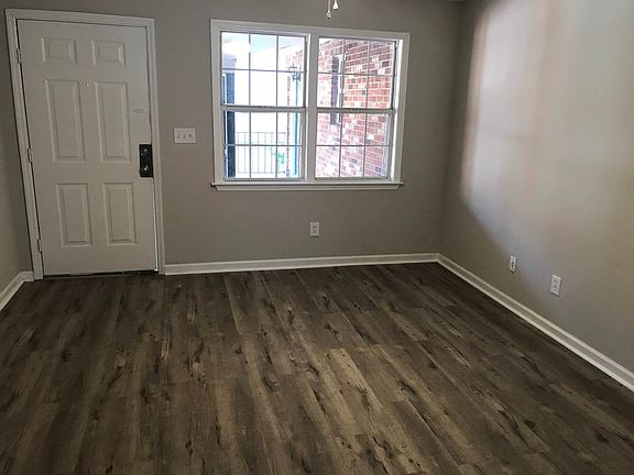 4th image of 428 Broadway APT B2
