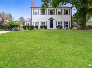 5015 Rivergreen Ln, Charlotte, NC 28227