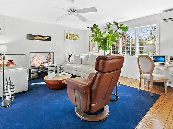 4th image of 17 Marjorie Ln