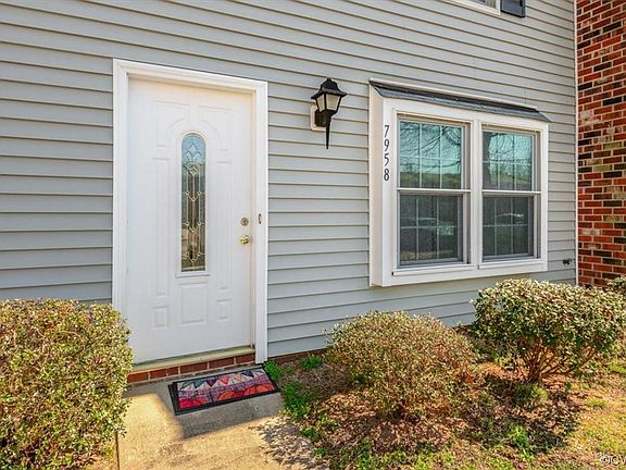 5th image of 7958 Clovertree Ct