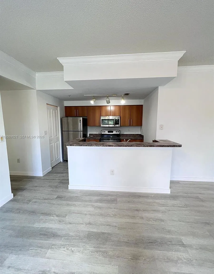 El-Ad Poinciana Condo — Photo 4