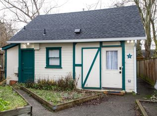 2216 C St #COTTAGE, Bellingham, WA 98225