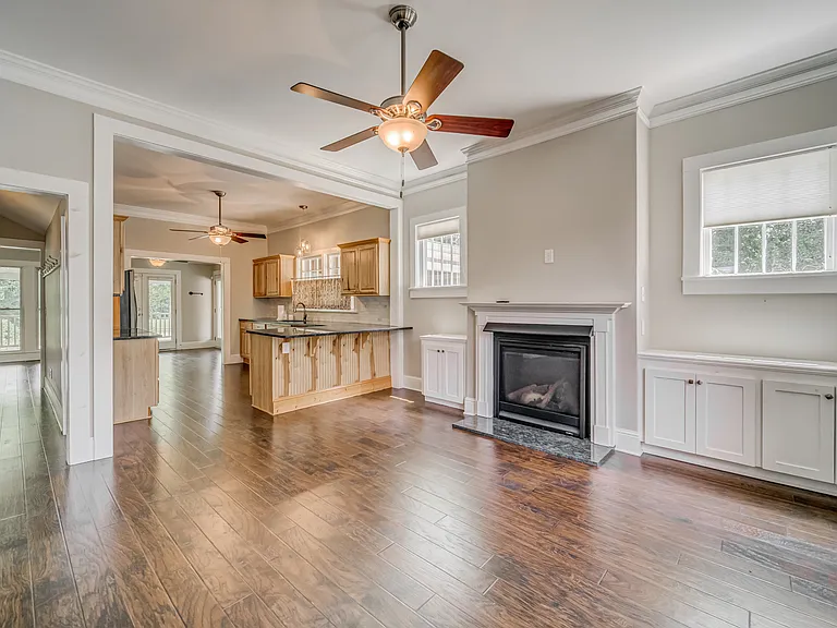 121 Brown St — Photo 18