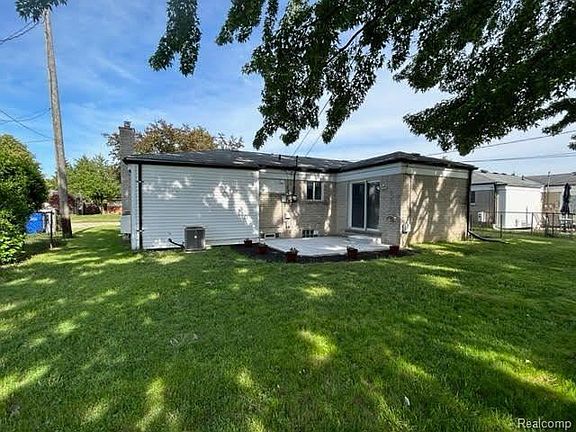 2nd image of 32817 Wauketa Dr