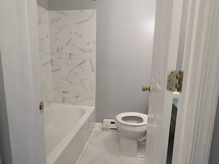 807 Stoll St #1 — Photo 7
