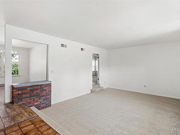 4th image of 109 Meadowlark Ln