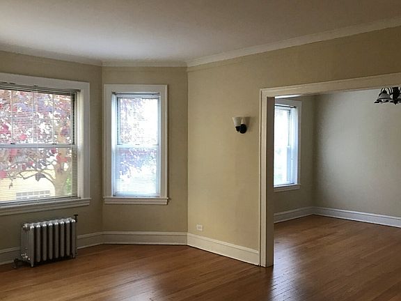 4th image of 919 Hinman Ave #D2