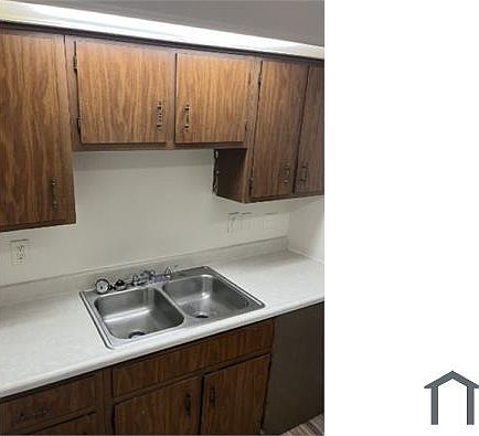 4th image of 1036 Cherry Dr APT 8