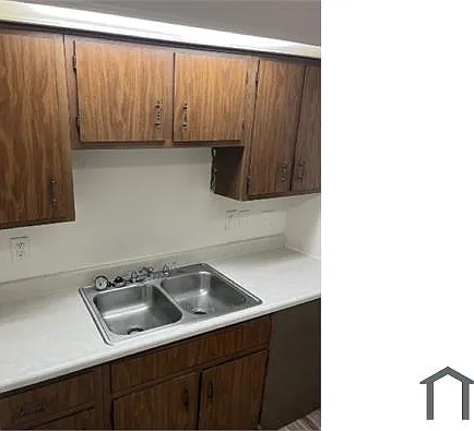1036 Cherry Dr #8 — Photo 4