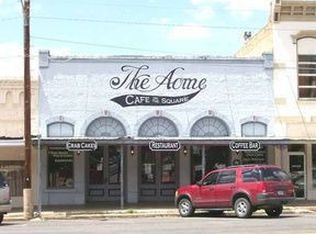 109 W Main St, Llano, TX 78643