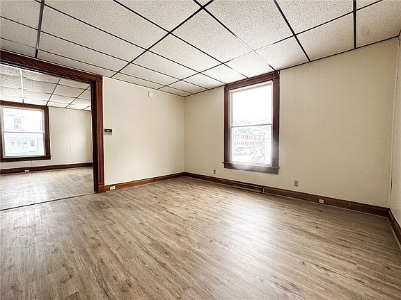 5th image of 329 Park Ave Unit 1