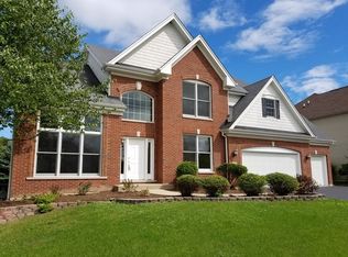 835 Farm Dr, West Chicago, IL 60185