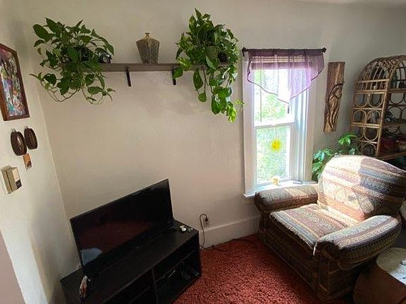 5th image of 2070 S Franklin St