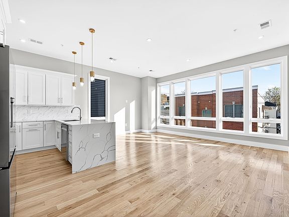4th image of 126 De Kalb Ave #3
