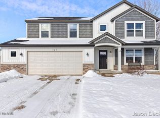 505 Orchard Dr NE, Rockford, MI 49341