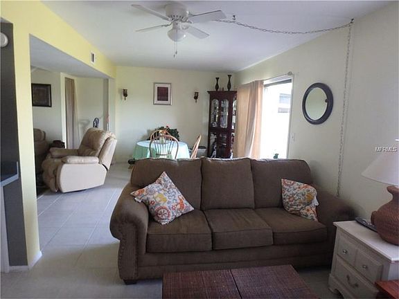 3rd image of 5831 Mashie Cir