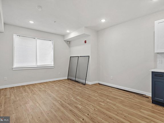 5th image of 871 N Preston St #1