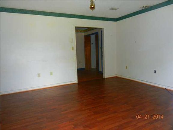 2nd image of 419 E Banyan St