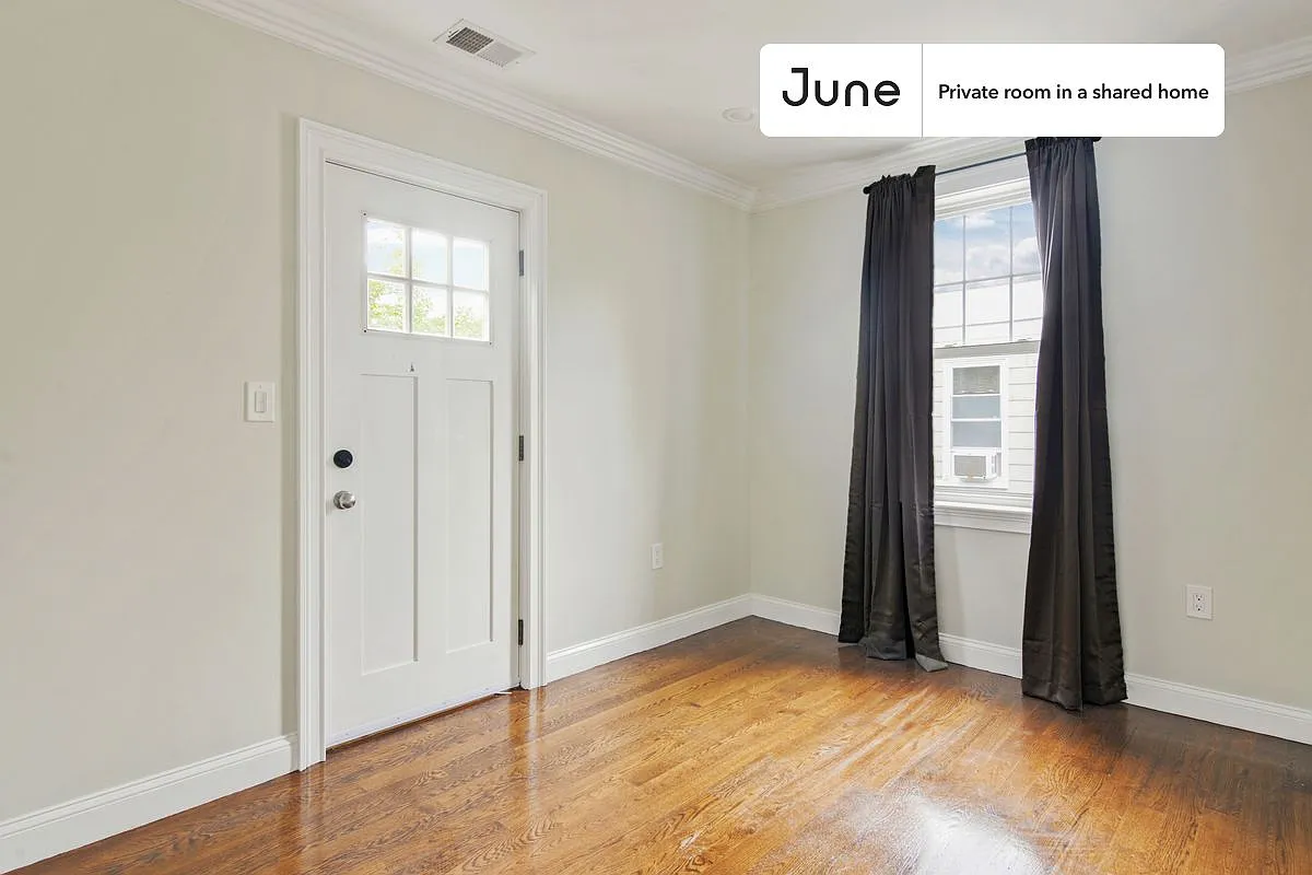 Building Photo - 490 Washington St #E