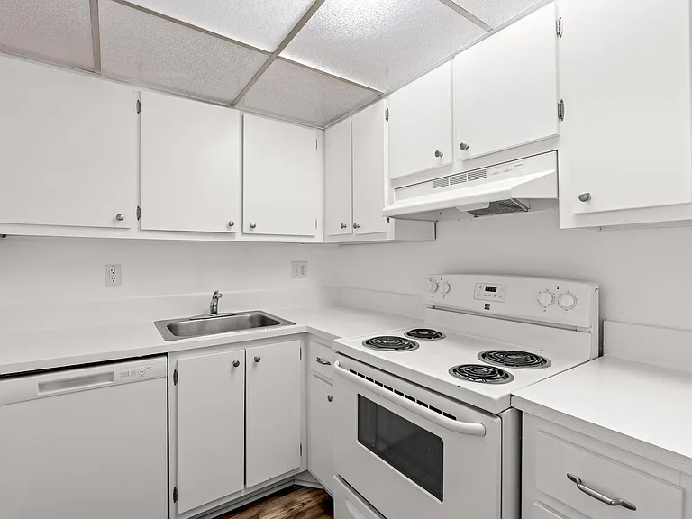 630 NW 13th St #150 — Photo 3