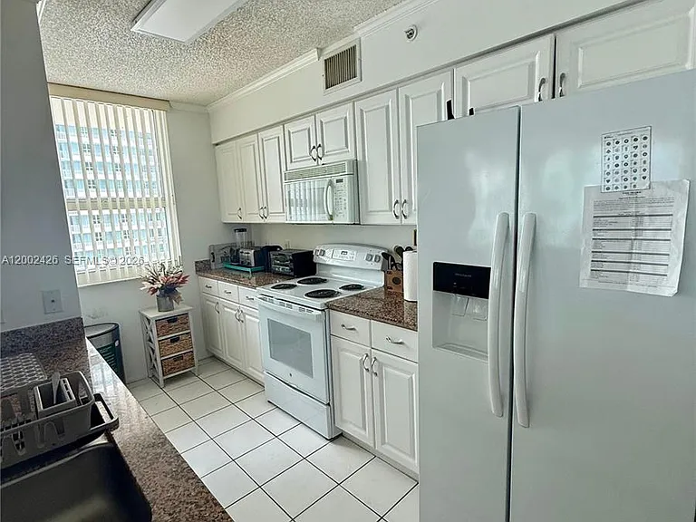 1155 Brickell Bay Dr #1702 — Photo 5