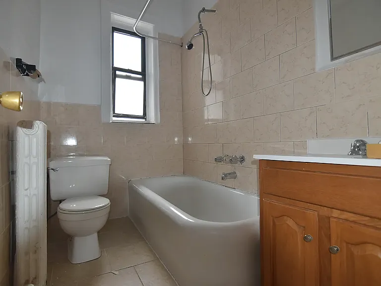 2055 Ocean Ave #4 — Photo 4