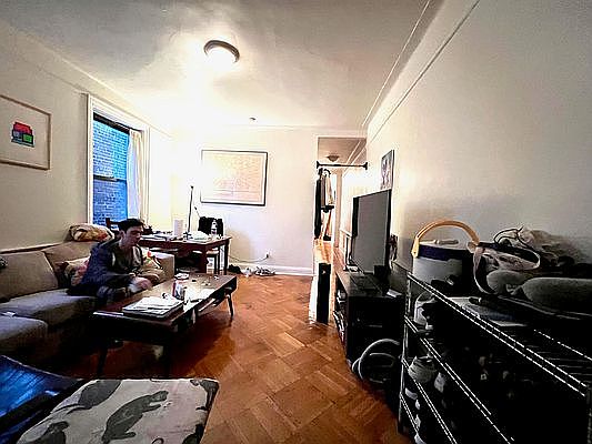 2nd image of 1110 Carroll St APT 14