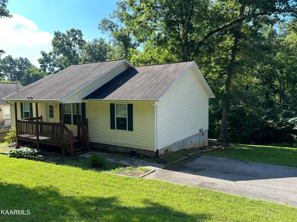 627 Thorn Grove Pike, Strawberry Plains, TN 37871