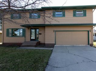 1124 8th St N, Moorhead, MN 56560
