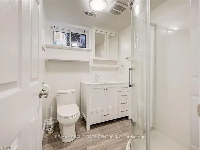 297 Country Hill Dr #B — Photo 11