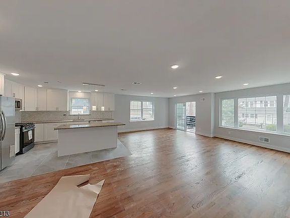 3rd image of 38 Newfield St APT 2