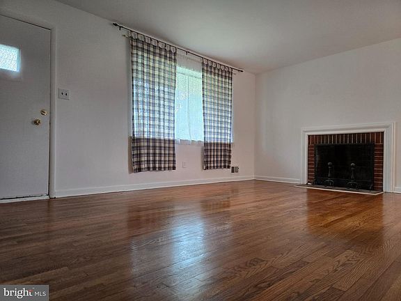 2nd image of 1802 Alberti Dr