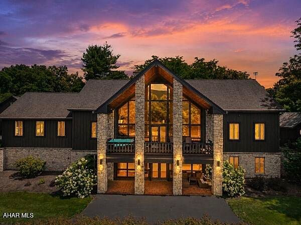 1st image of 622 Golf Course Rd