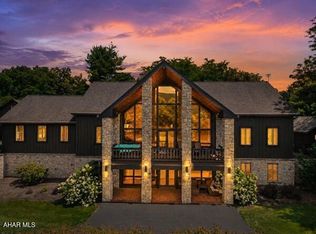 622 Golf Course Rd, Altoona, PA 16601