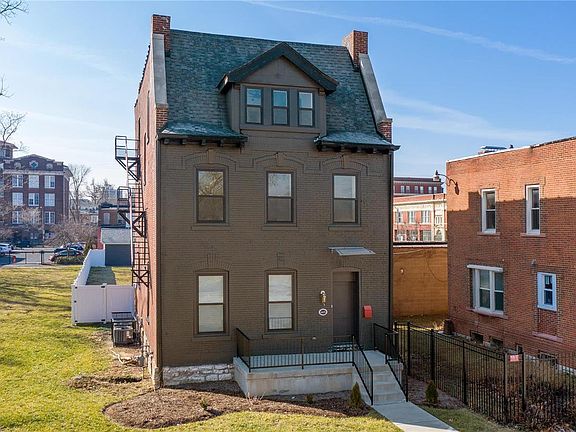 2nd image of 4476 Washington Blvd