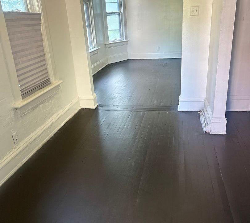 2nd image of 2827-2827A N 23rd St