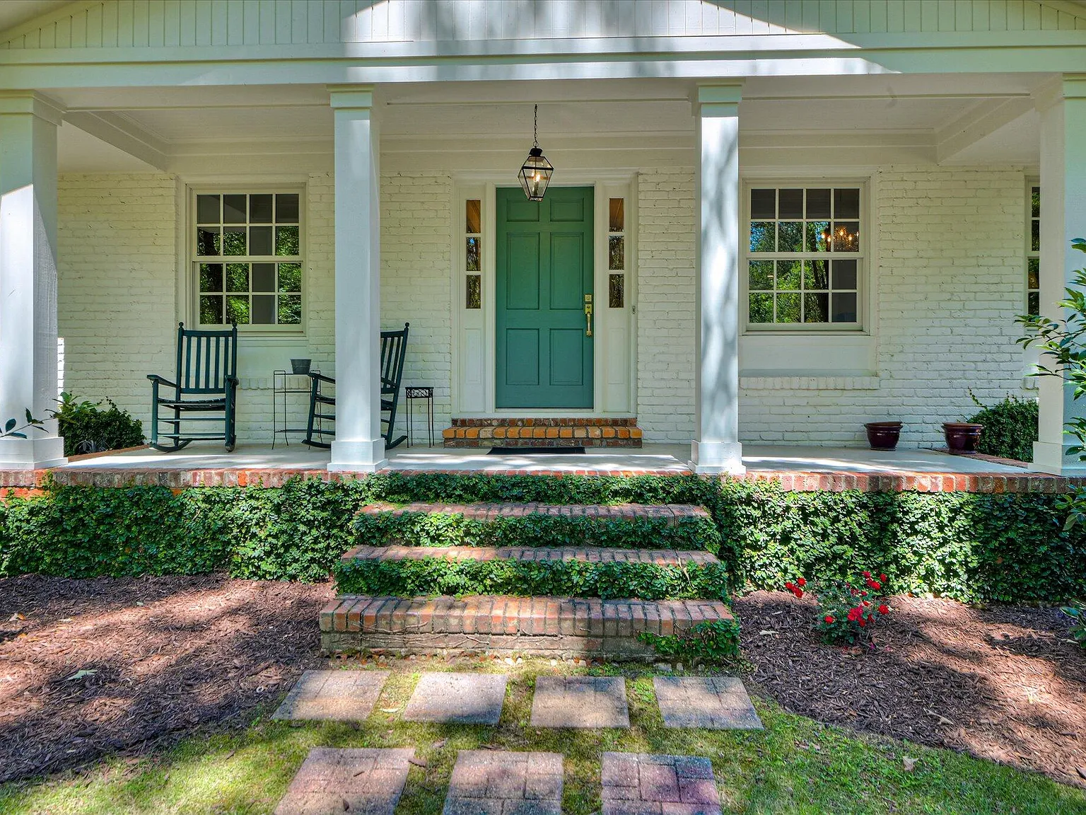 4 bed, 3.0 bath, 3617 sqft, $3,500 — Photo 3