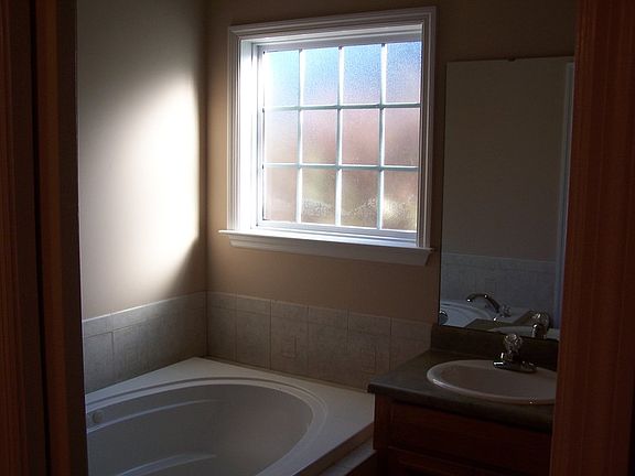 5th image of 129 Sparrow Dr