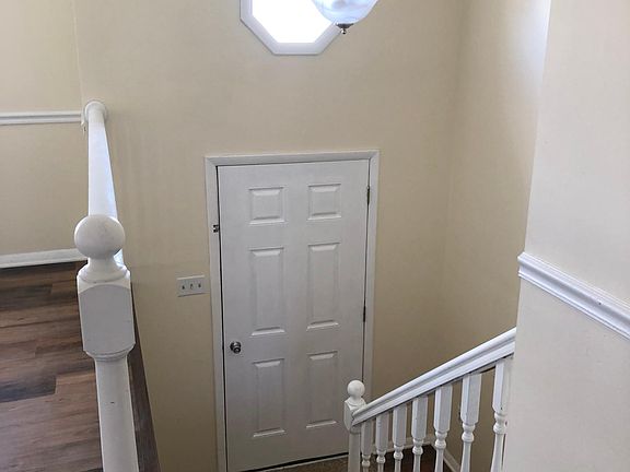 4th image of 18 Garden Ln