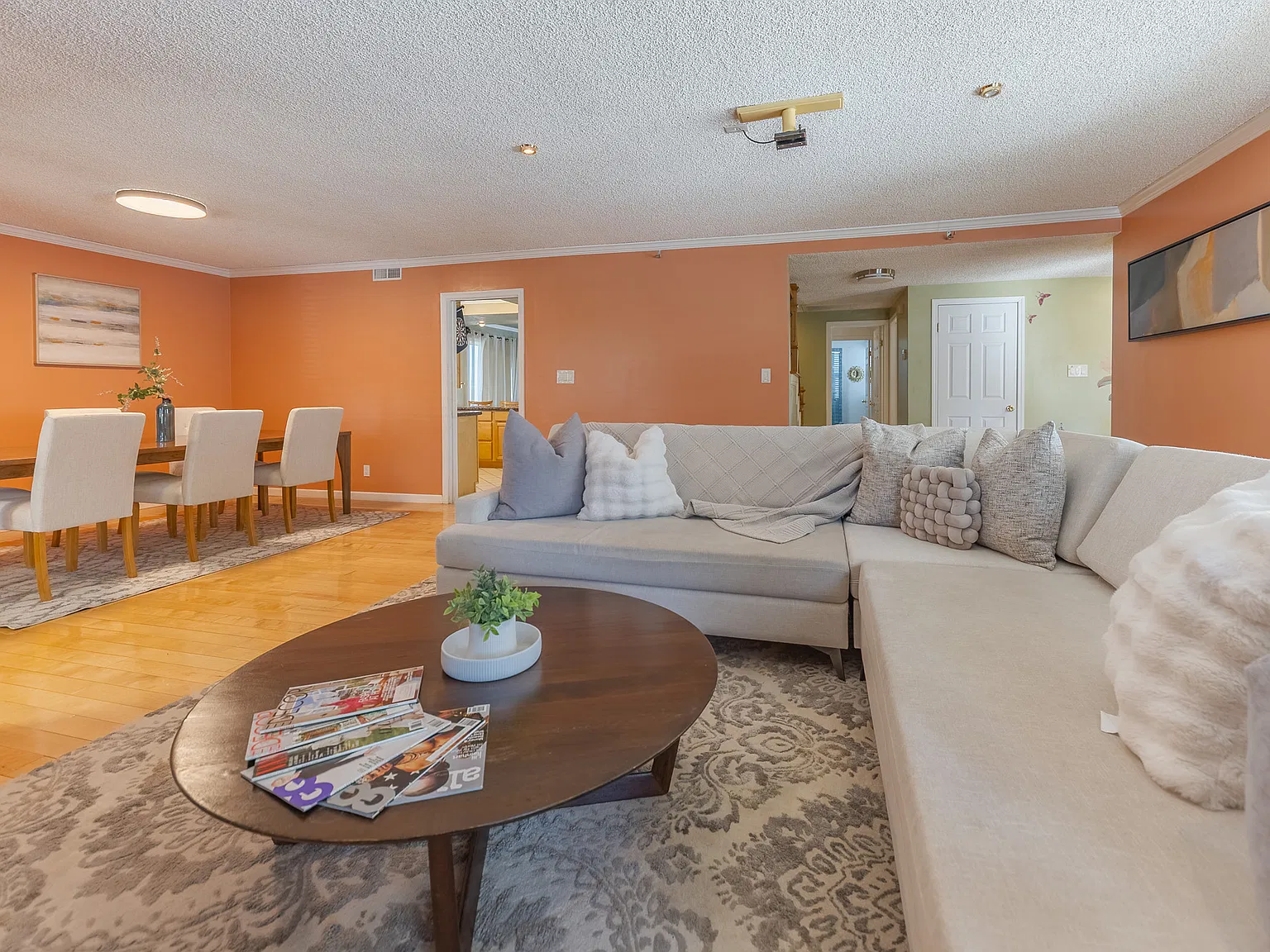 4 bed, 2300 sqft, $9,900 — Photo 1