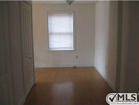 4th image of 18 Brown Ave